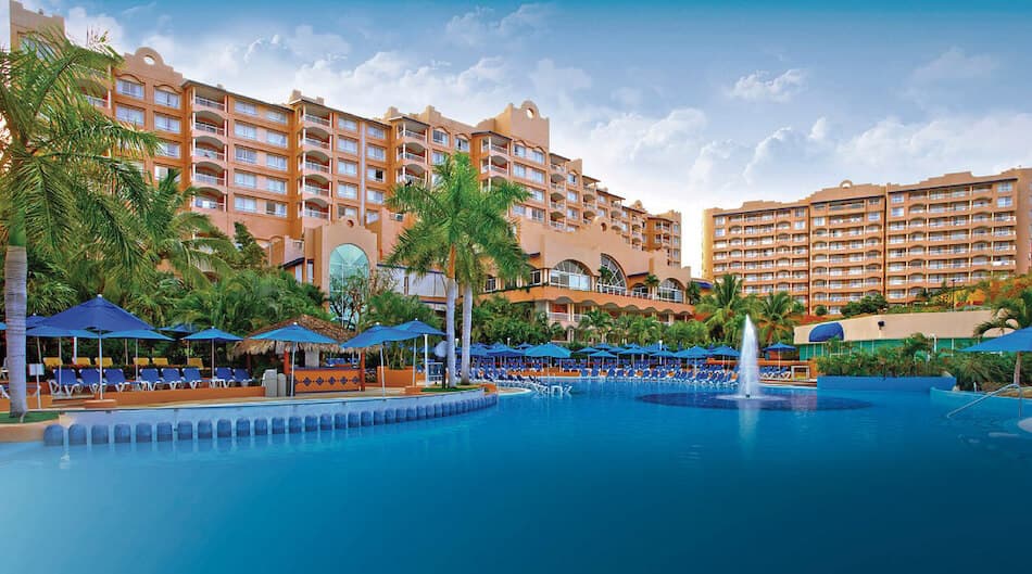 Azul Ixtapa — foto 1 de 5