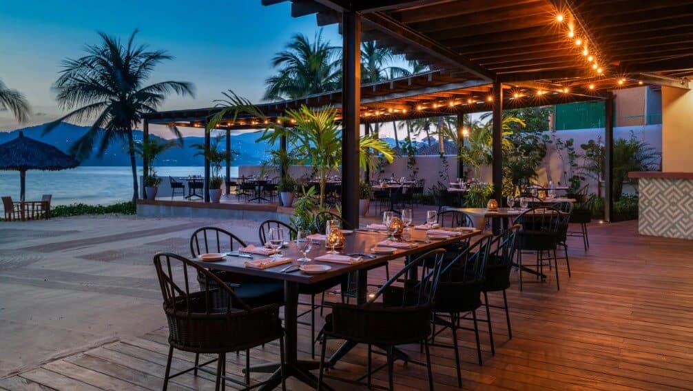 Thompson Zihuatanejo — foto 4 de 5